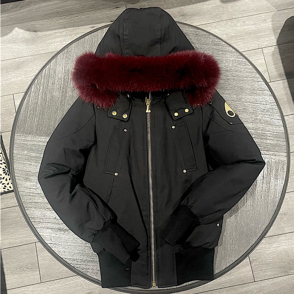 Moose Knuckles original bomber jacket with fox fur. Never worn before